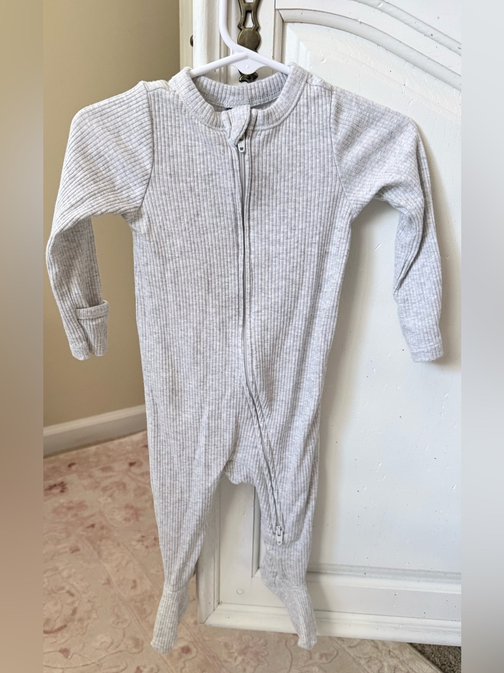 Old Navy Gray Ribbed Zip-Up Kids Footie
